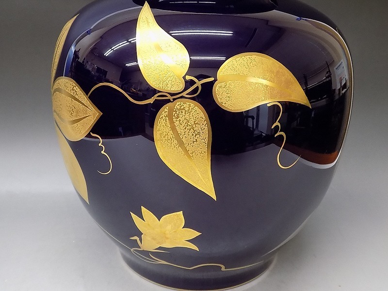 大倉陶園　　瑠璃金蝕鉄線柄　花瓶　高さ29cm　　美品　箱なし　WK016-550RU_画像2