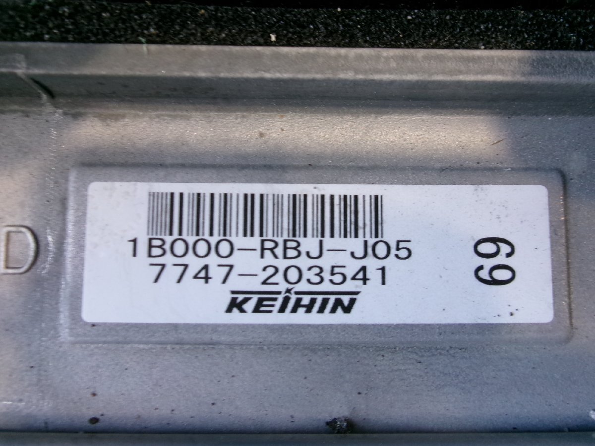 ホンダ　インサイトZE2　2010年　ハイブリッドバッテリー　HVバッテリー　1B000-RBJ-J05　Y6.0535　_画像4