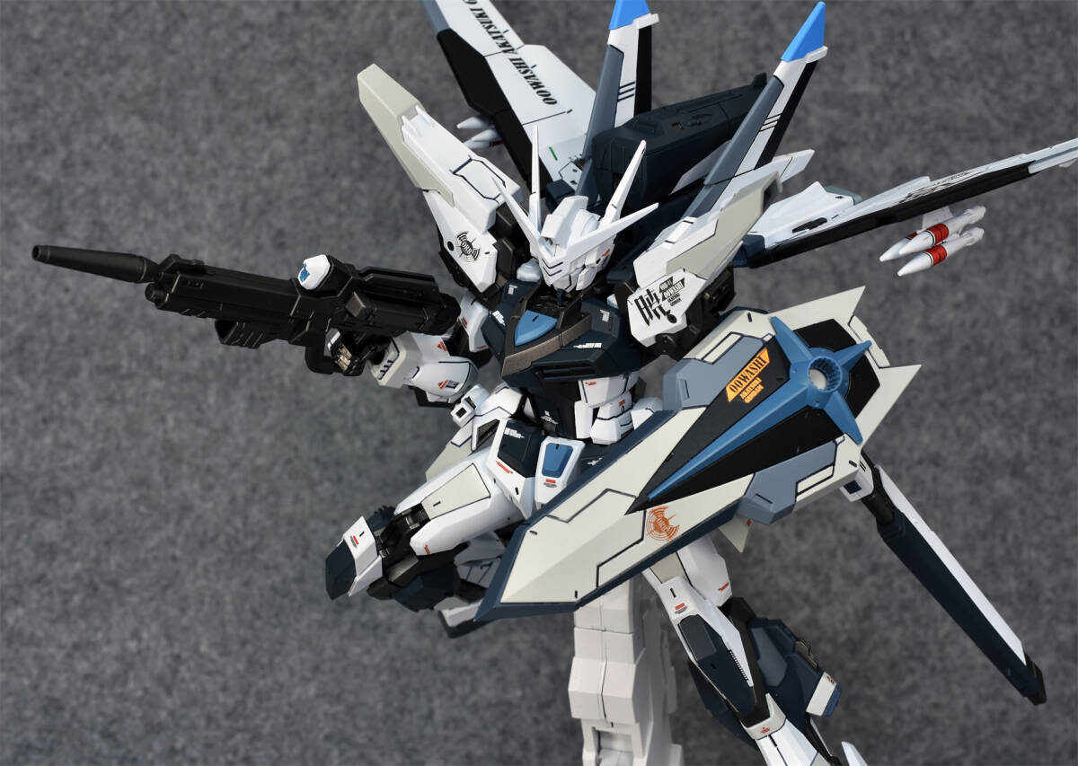 【MG 1/100 ORB-01 OOWASHIPACK/SHIRANUIPACK アカツキガンダム Akatsuki Gundam 塗装完成品 機動戦士ガンダムSEED Freedom 】041-100の画像4