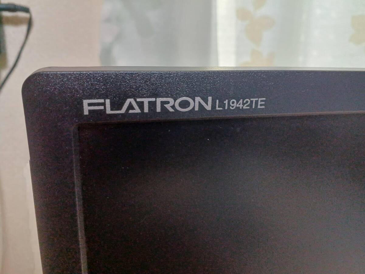 LG monitor 19 -inch FLATRON L1942TE-BF