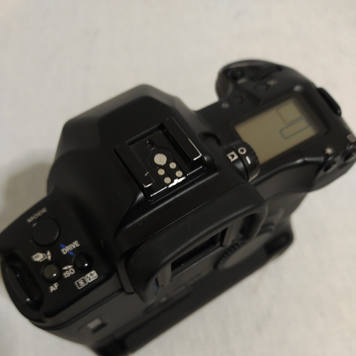 F049 Canon EOS3 キヤノン ボディ オートフォーカス 一眼レフフィルムカメラ フィルムカメラ