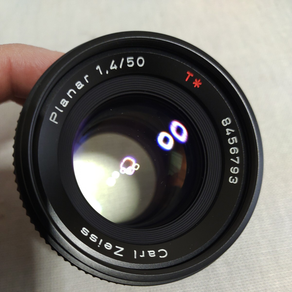 F064 Carl Zeiss カメラレンズ レンズ Planar 50mm _画像2