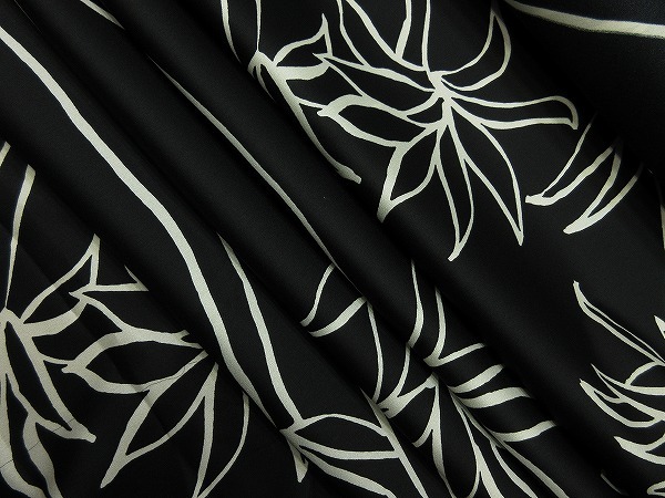 最終 ポリ100 ジョーゼット 花柄 ワンピース ドレス 薄地 巾112cm 長7,5m 黒系 [m761]の画像1