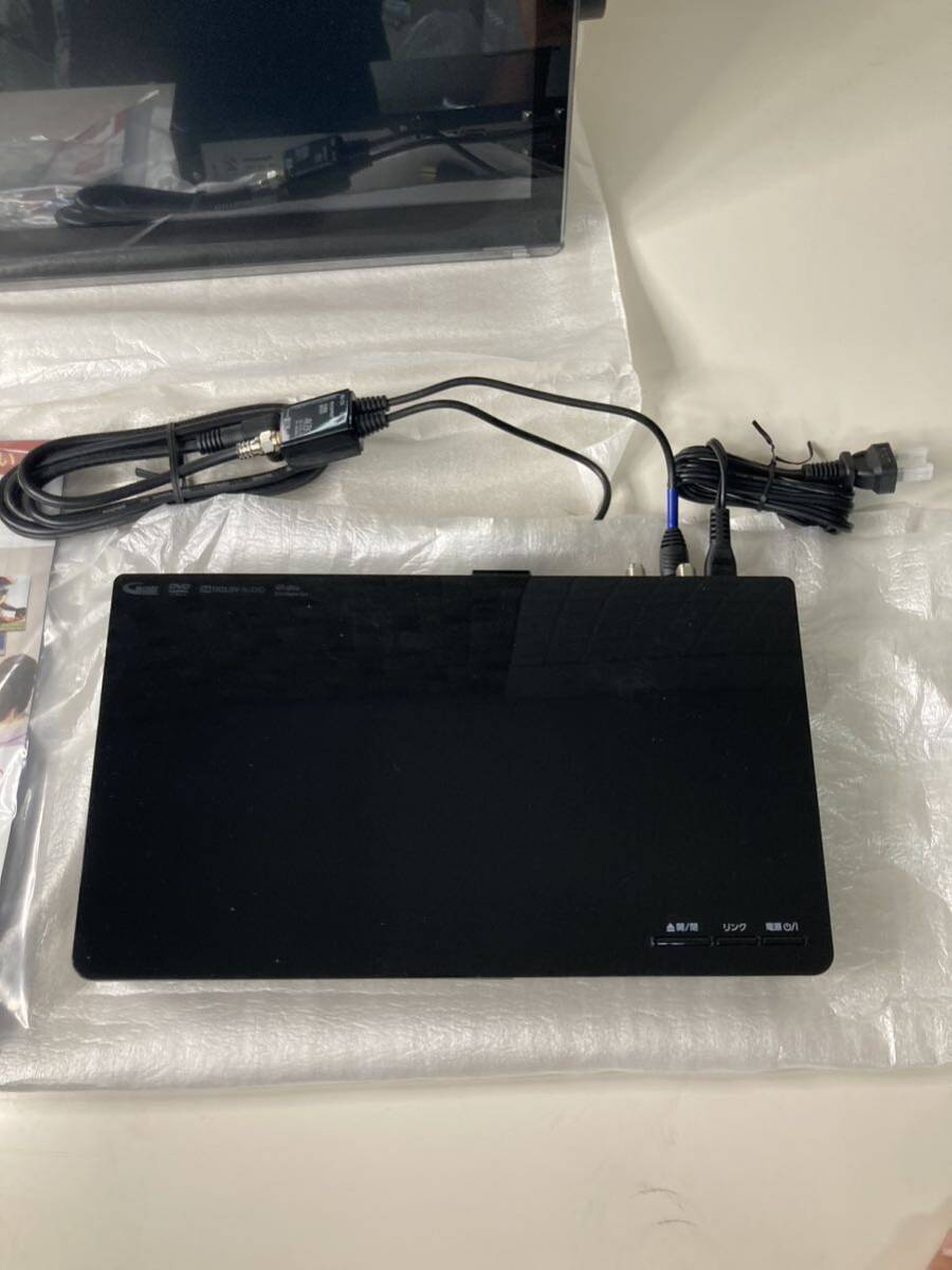 ★ ほぼ未使用品 Panasonic パナソニック UN-15TD8D UN-TD8S VIERA 2018年製 ホワイト ポータブル 液晶 テレビ コード1つ欠品 _画像2