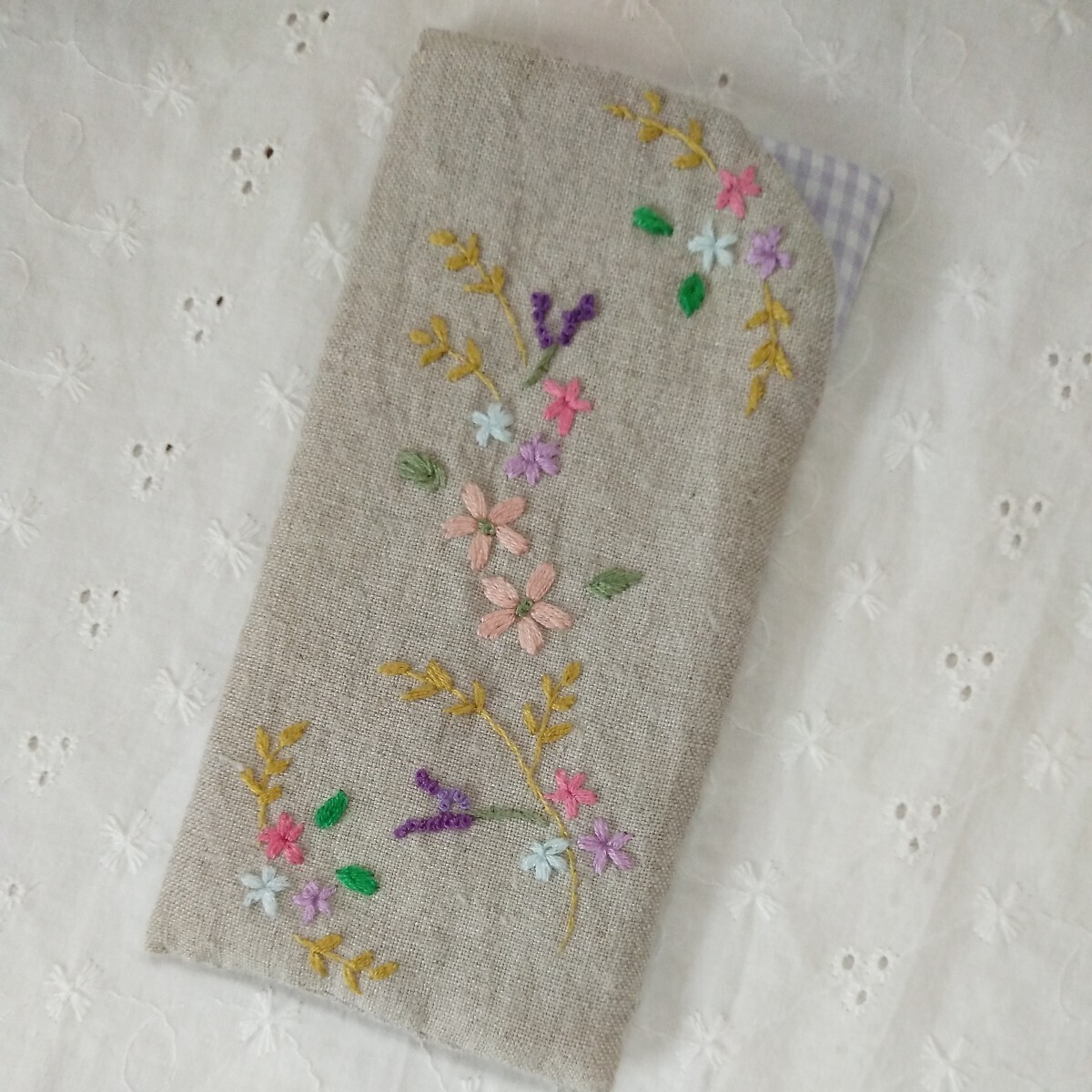 手刺繍＊ハンドメイド＊メガネ、サングラスケースなどに＊リネン＊花々_画像1