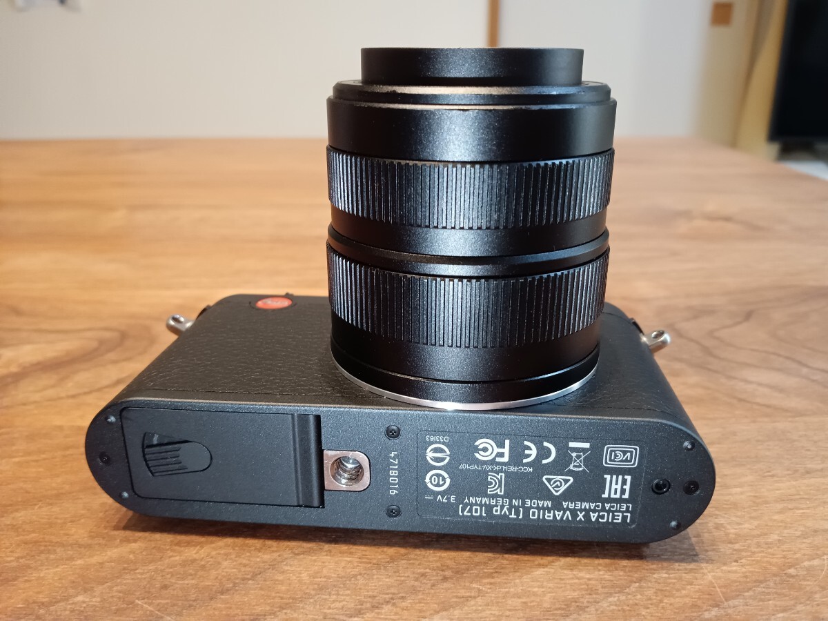 【純正カメラケース+ストラップ付き】Leica X Vario Typ 107 【取説付き】_画像4