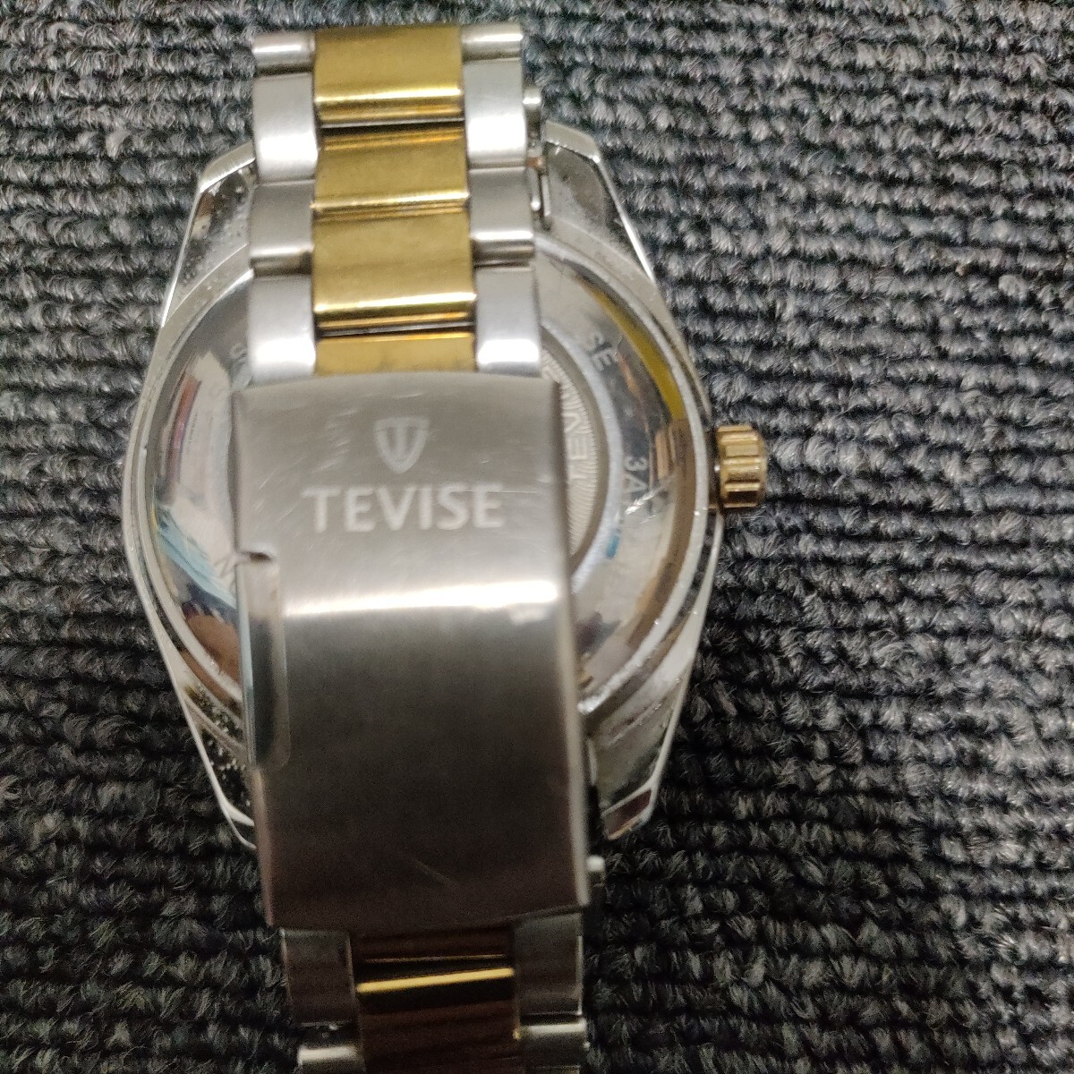 美品 稼働品 TEVISE 自動巻 手巻付 ブラック文字盤色 腕時計の画像3