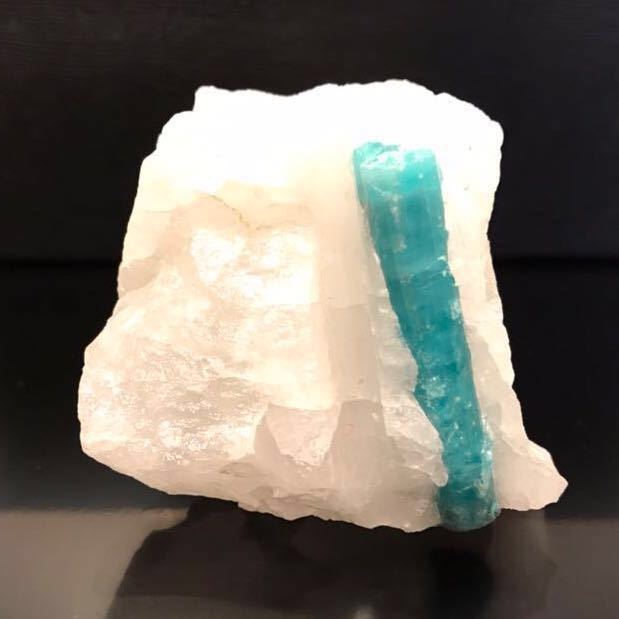 世界的に価格高騰中！原石は特に貴重！136g！【 Paraiba Tourmaline 】パライバトルマリン 原石 クォーツ_画像2