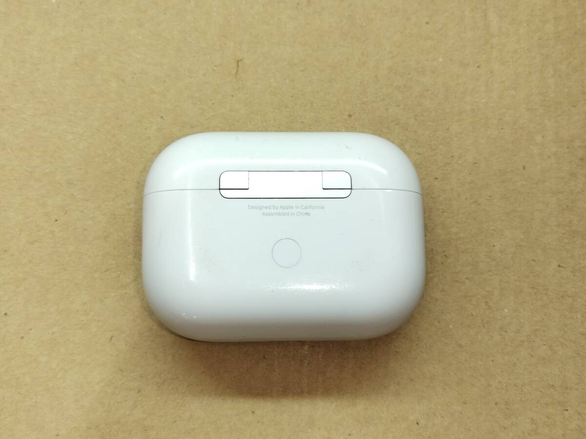 【USED】 NH2309 P-③ Apple Airpods Pro アップル 純正 エアーポッズ プロ 第1世代 充電ケース のみ A2190 ※印字あり_画像2