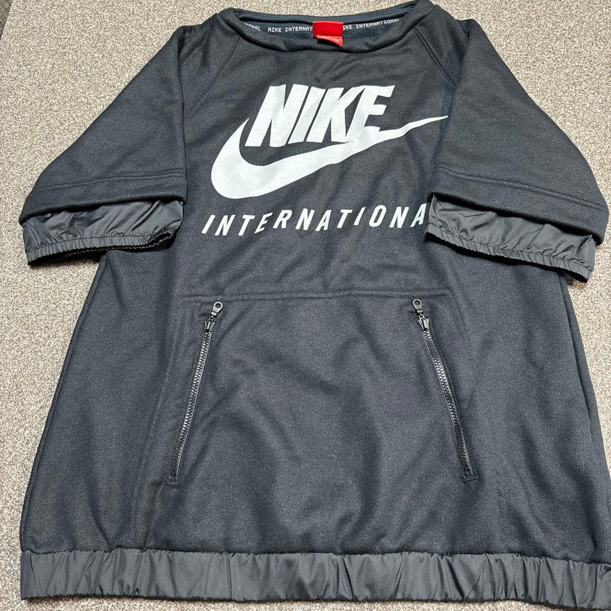 NIKE Tシャツ