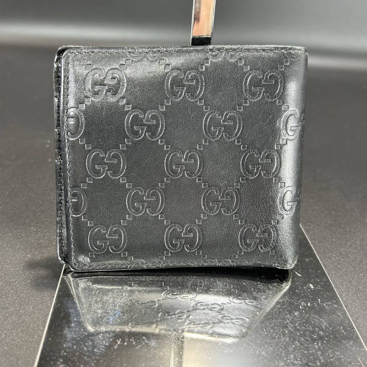 【美品】1円〜 GUCCI グッチ 二つ折財布 財布 シマ レザー GG ロゴ メンズ レディース ブラック 黒 ウォレット_画像2