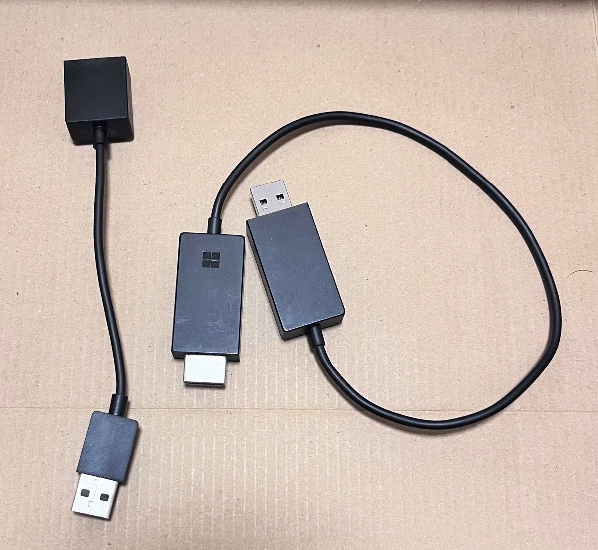 Microsoft ワイヤレスディスプレイアダプター　P3Q-00009  Wireless Display Adapter V2