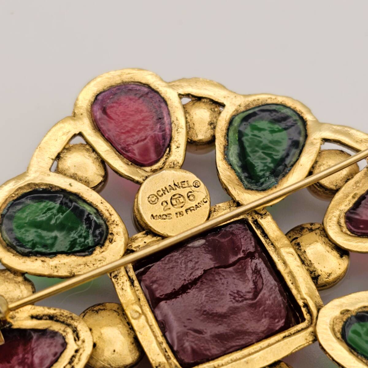  прекрасный товар CHANEL Chanel брошь цветной камень жемчуг Gold Vintage