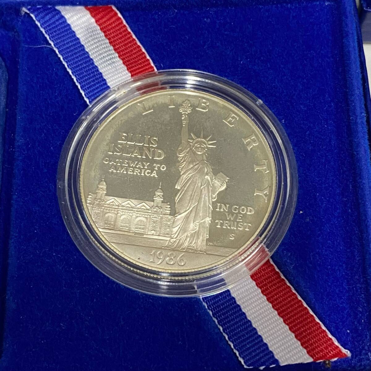 【2点】アメリカ リバティコイン 1886-1986 自由の女神 UNITED STATES LIBERTY COIN 1ドル銀貨 /1223の画像5
