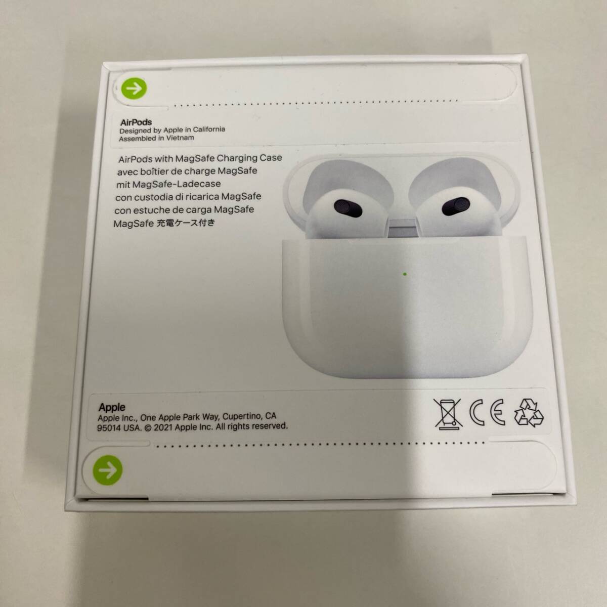 新品未開封 Apple AirPods 第3世代 MME73J/A エアポッズ アップル/1295_画像2