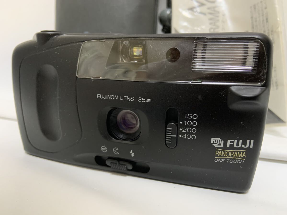 美品 FUJI フジ panorama MO OP ブラック コンパクトフィルムカメラ 35mm 単焦点レンズ 動作確認済 161m1100_画像2