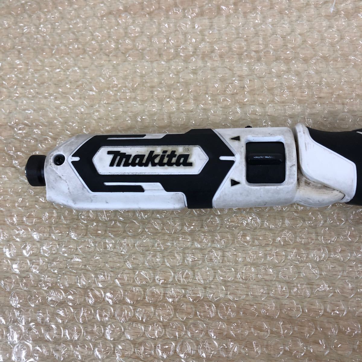 中古品 マキタ makita 充電式ペンインパクトドライバ 7.2V TD022D バッテリー付き インパクトドライバ・電動工具の画像2