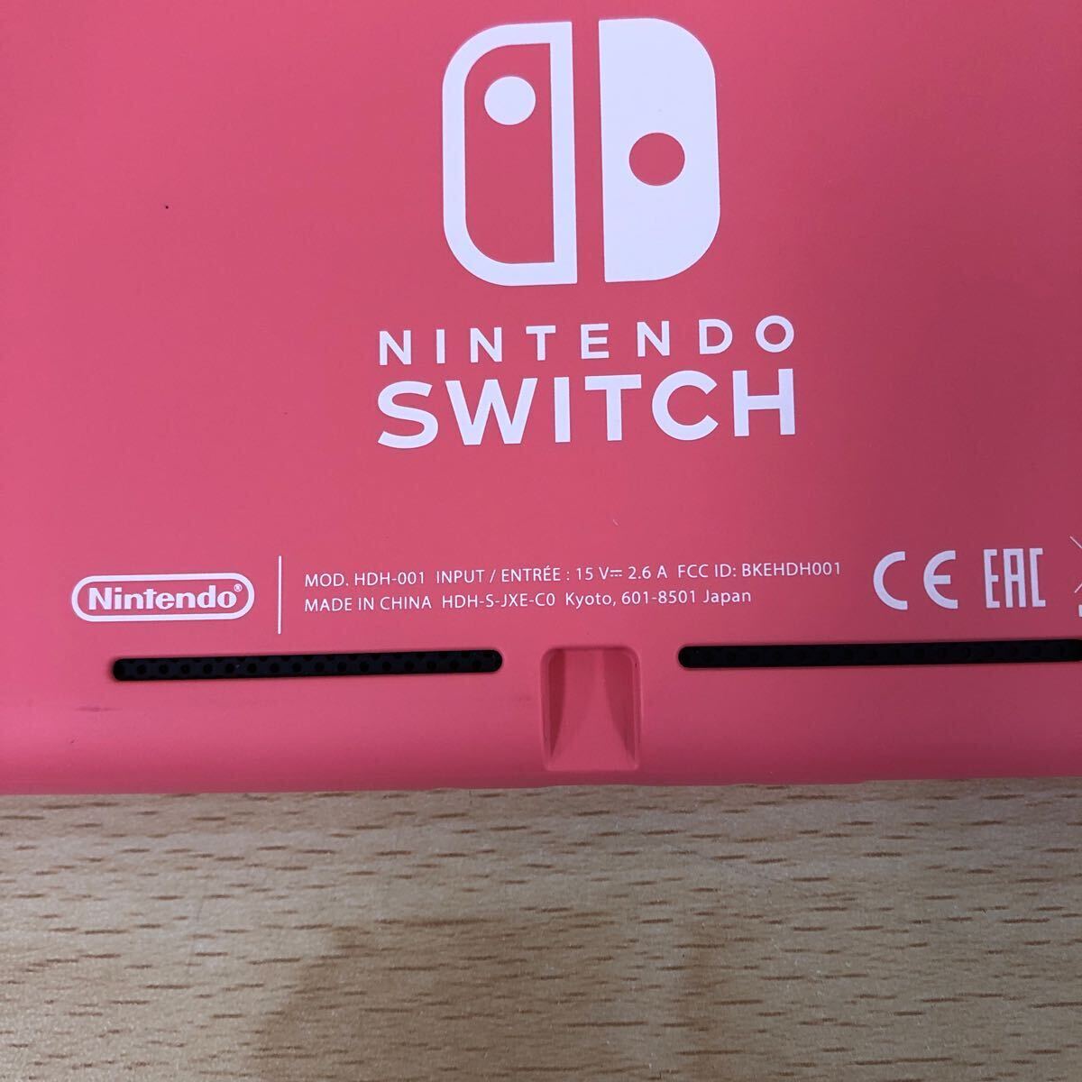 中古品 Nintendo Switch Lite コーラル HDH-001 ニンテンドースイッチライト 初期化済み 本体・ゲーム機の画像4