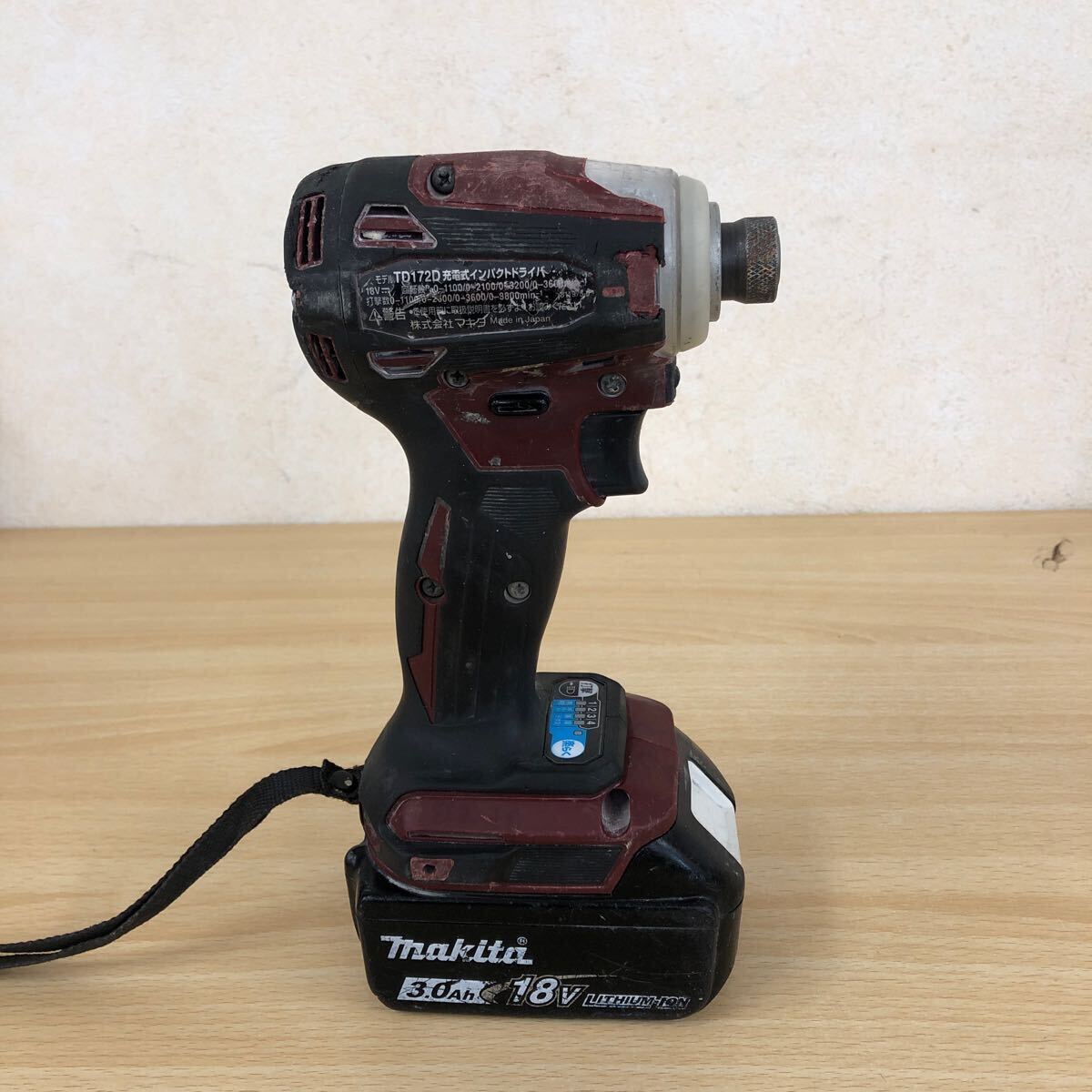 中古品 マキタ makita 充電式インパクトドライバ 18V TD172D オーセンティックレッド バッテリー付き 充電器 インパクトドライバ・電動工具の画像3