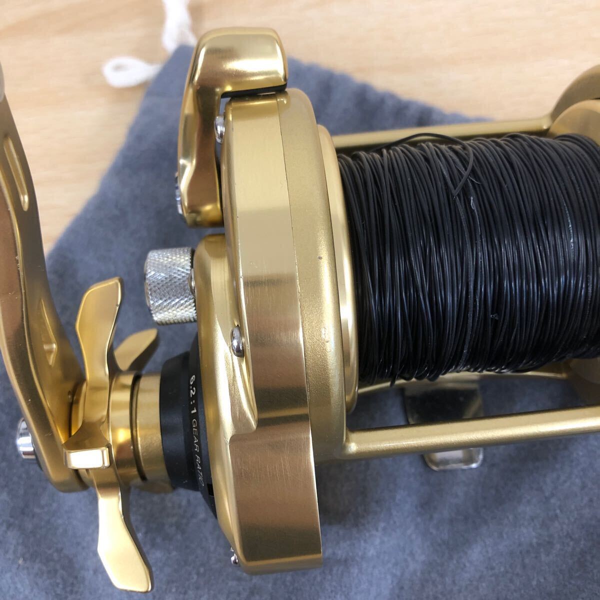 中古品 リール シマノ SHIMANO KAIKON 海魂 4000T 右ハンドル 石鯛リール ベイトリール 釣具_画像5