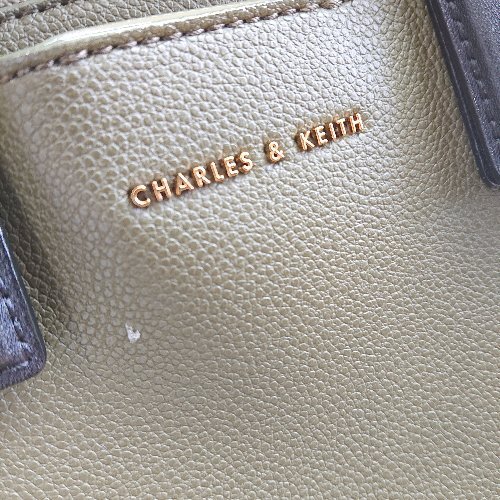 ◇ CHARLES&KEITH チャールズアンドキース ワンポイント 2Way ハンド ショルダーバッグ カーキ系 レディース E_画像4