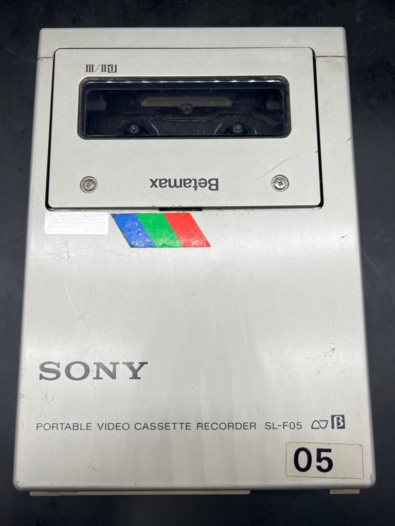 E22( junk )SONY Beta portable video deck SL-F05 Betamax retro 