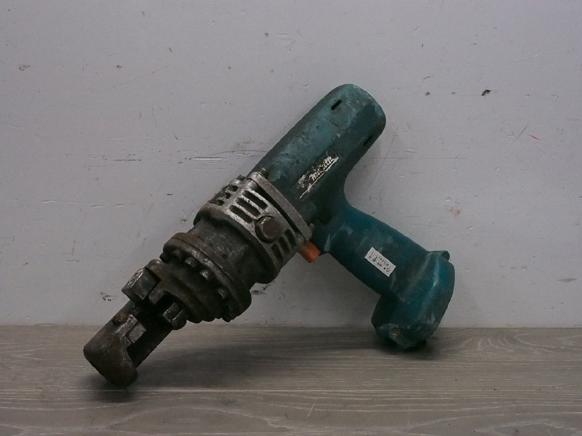 ☆【1H0409-13】 makita マキタ 充電式鉄筋カッタ SC130D？ ジャンク_画像1