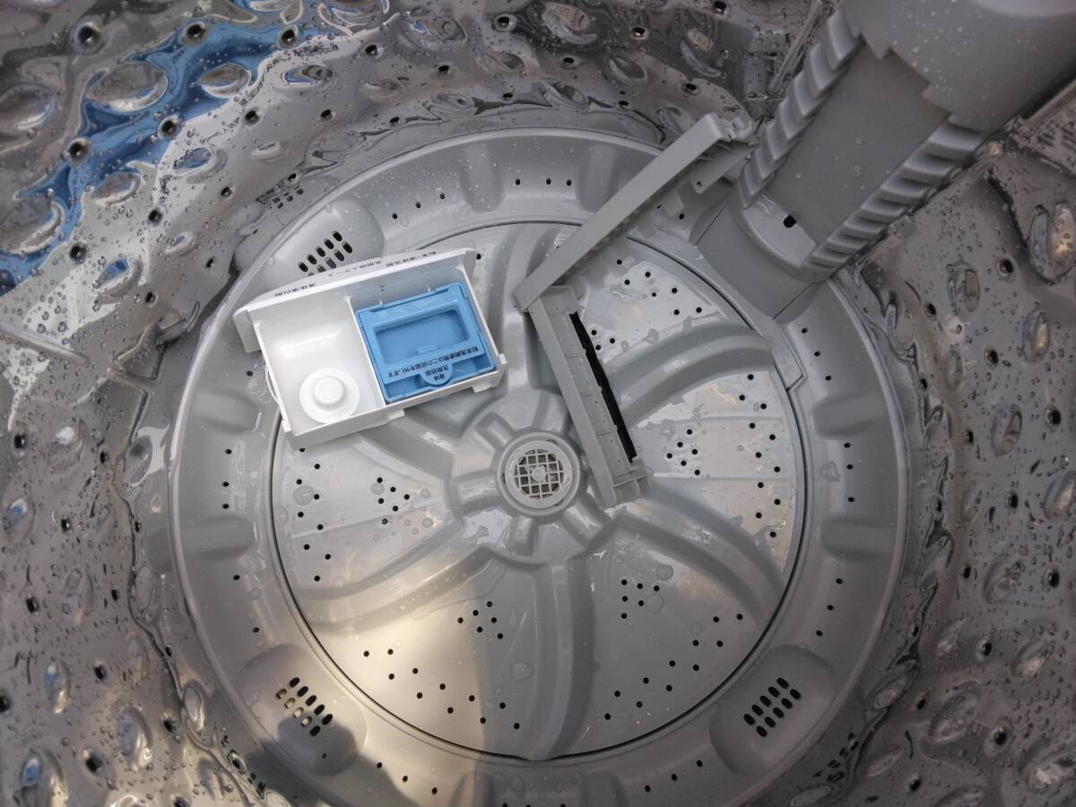直接引取限定品（地域・条件により配送可）ニトリ 6kg 洗濯機 NT60 ホワイト 2019年製 静音設計：約38dB ステンレス槽 ガラス蓋 ホワイト_画像8