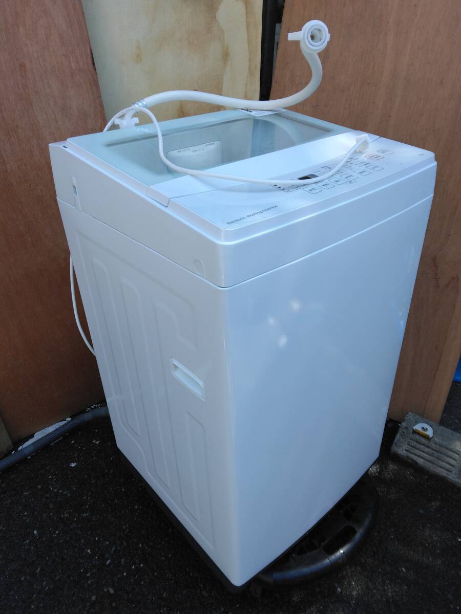 直接引取限定品（地域・条件により配送可）ニトリ 6kg 洗濯機 NT60 ホワイト 2019年製 静音設計：約38dB ステンレス槽 ガラス蓋 ホワイト_画像3