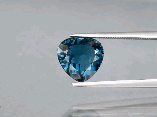 No.437 ハートカット ロンドンブルートパーズ 約3.74ct 約10mm×9.7mm ブラジル産