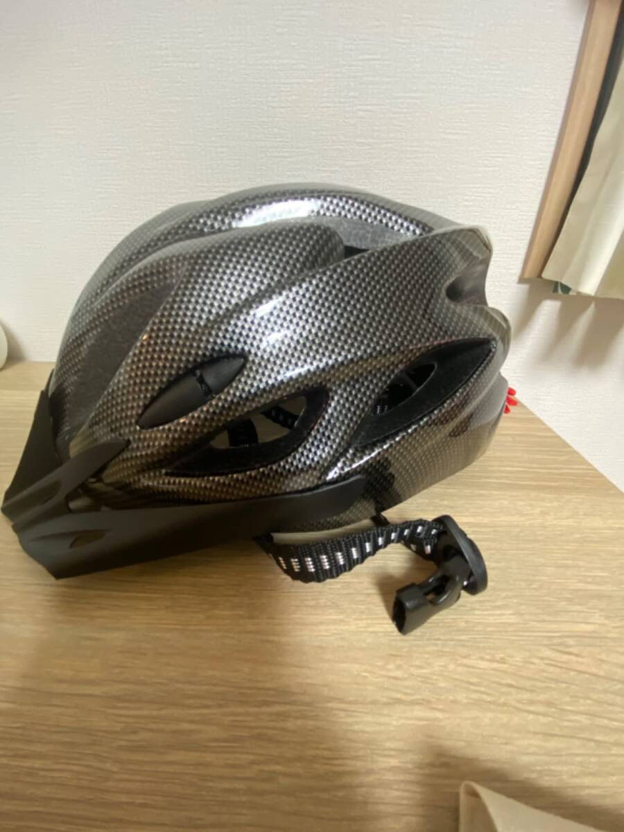 おすすめ ☆自転車 ヘルメット 大人 耐久性抜群 コンパクトデザイン_画像3