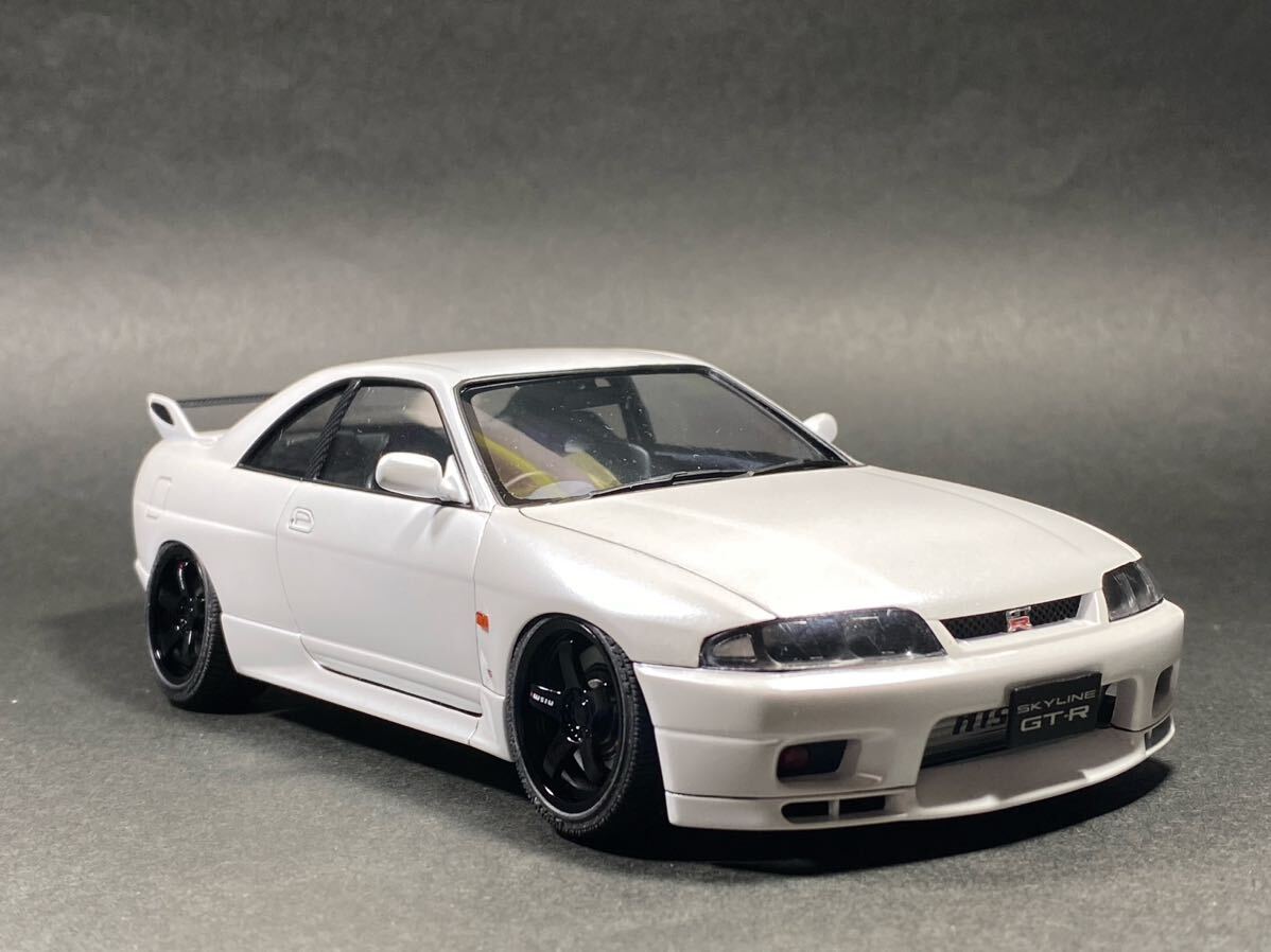 TAMIYA 1/24 NISSAN SKYLINE GT-R V-SPEC R33 パールホワイト塗装済み完成品　タミヤ　ニッサン　スカイライン　ブイスペック_画像1