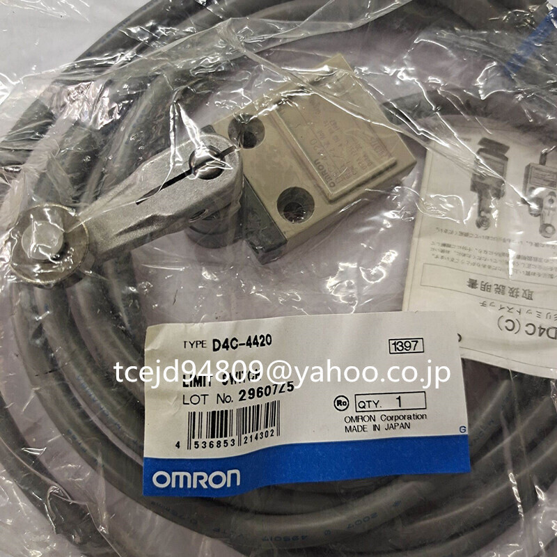 新品　OMRON/オムロン 　D4C-4420　小形リミットスイッチ　1個　 保証付き_画像1