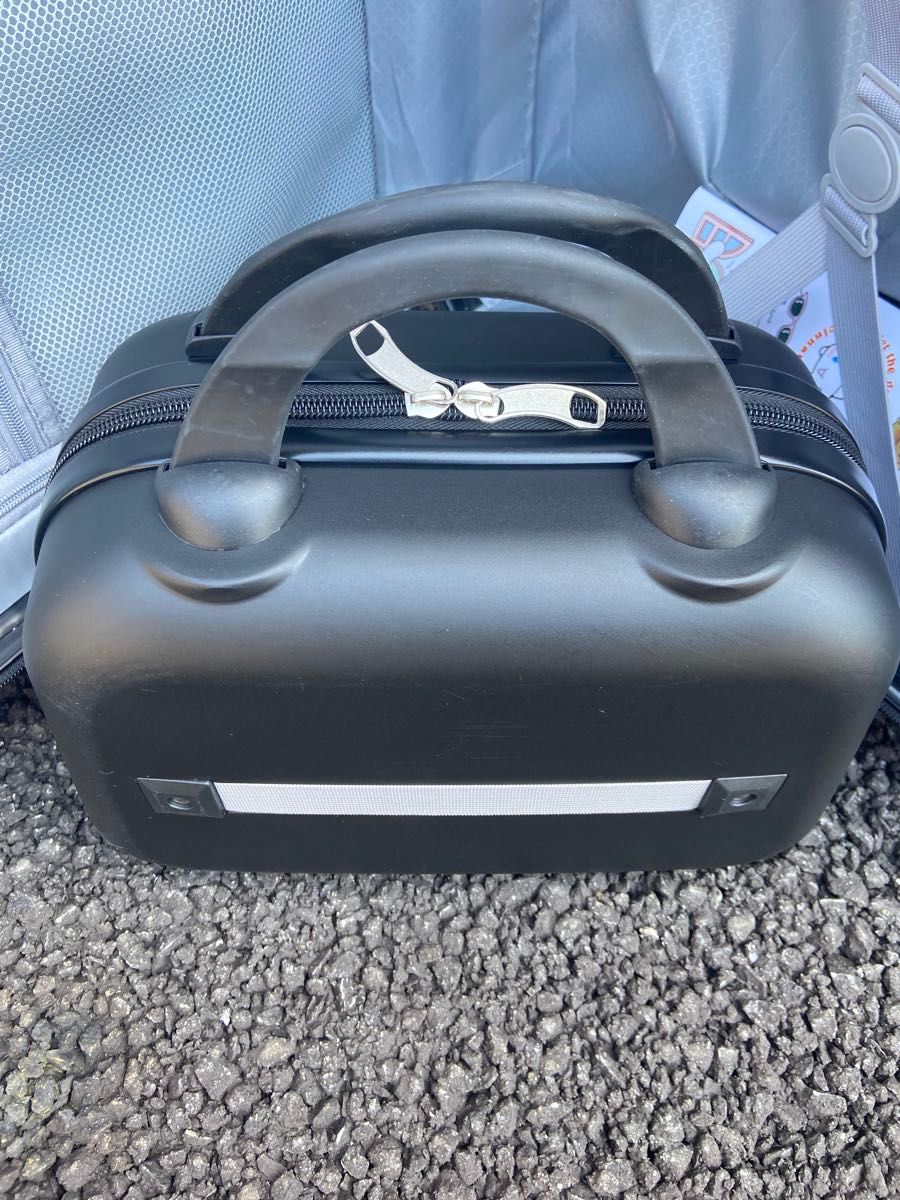新品　Sサイズ　スーツケース　小さいカバン付き
