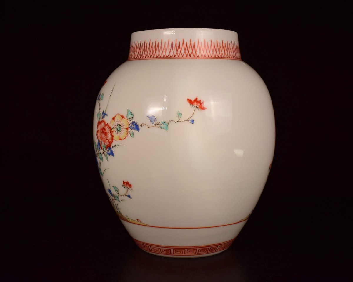 T413 【泉美】十二代 酒井田柿右衛門造 色絵 錦 花瓶 花入 花器 花生 共箱入_画像3