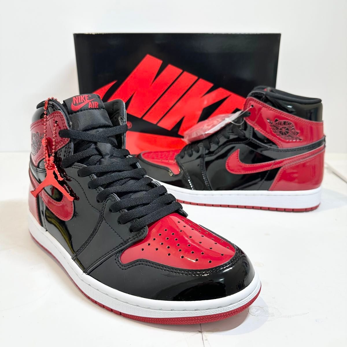 新品未使用★NIKE★AirJordan1/エアジョーダン1★パテントブレッド★黒赤★555088-063★黒タグ&箱付★28.5