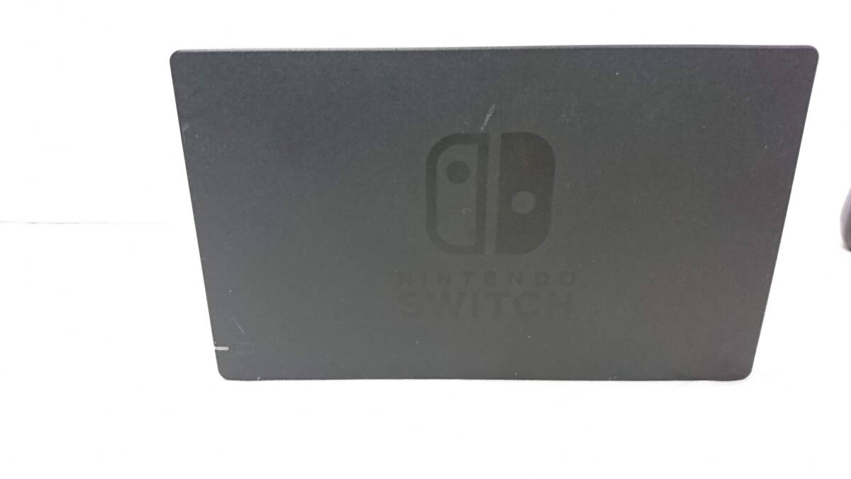 【ジャンク品】Nintendo 任天堂 SWITCH スイッチ 本体 付属品セット/ブラック/HAC-001/ゲーム機/01YZ050801-8の画像4