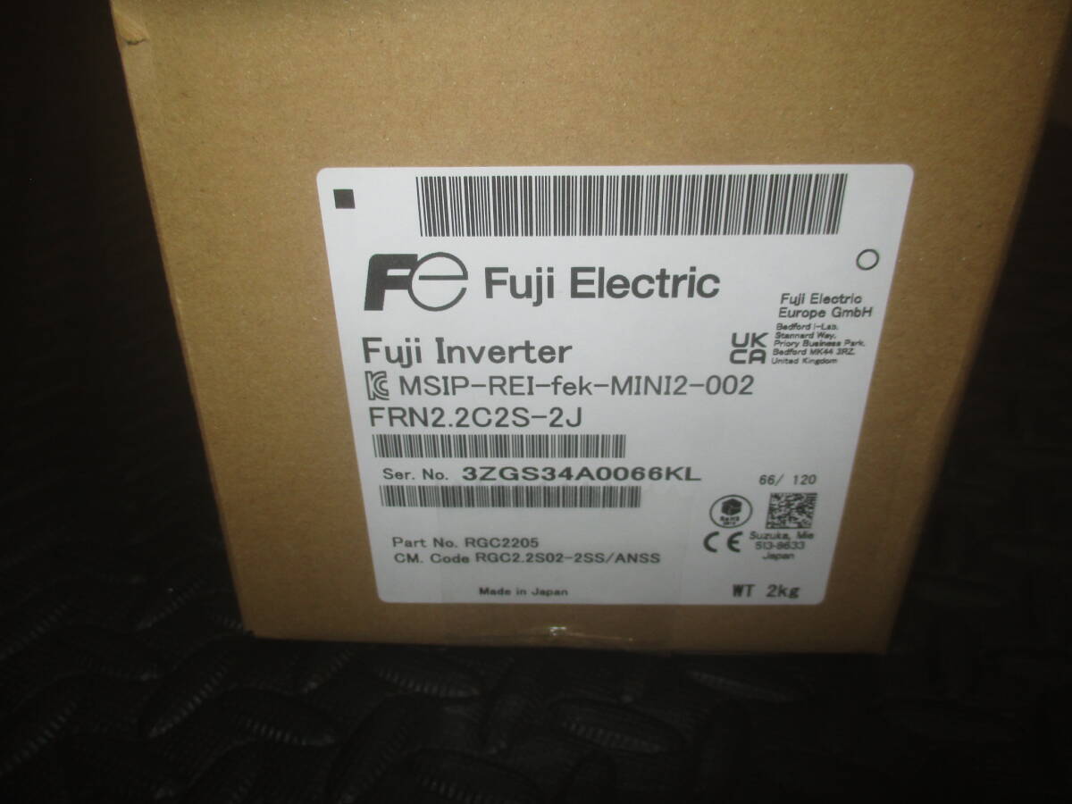 ■新品 富士電機インバーター　FRN2.2C2S-2J　24年購入品_画像1