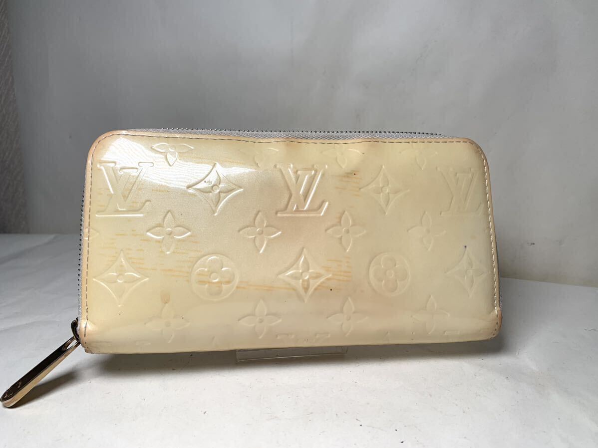 781 1円〜 美品 LOUIS VUITTON ルイヴィトン ヴェルニ ベージュ系 ジッピーウォレット M93522 ラウンドファスナー 長財布 モノグラム_画像1