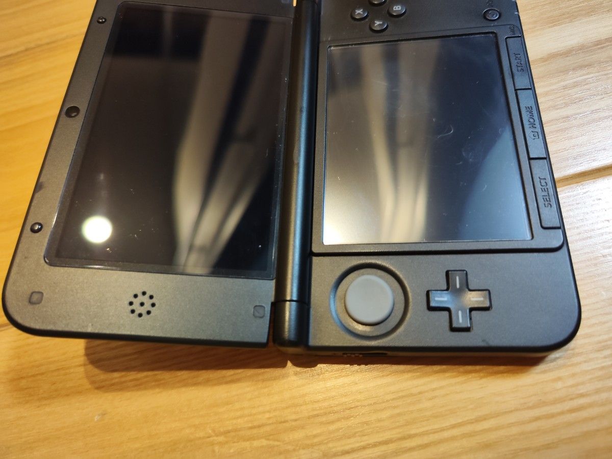 ニンテンドー　3DSLL　本体　 レッド×ブラック