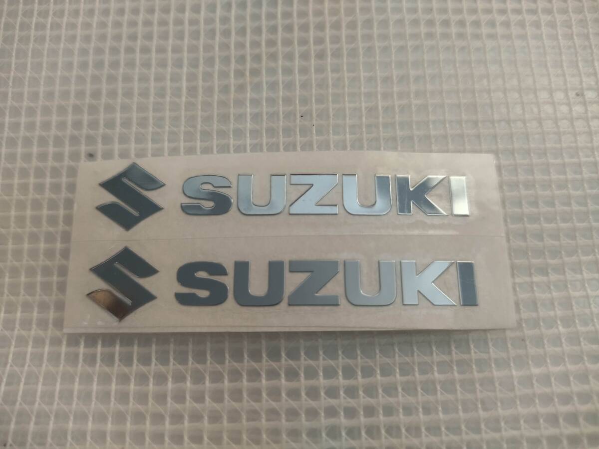 【送料込】SUZUKI(スズキ) ステッカー 2枚組 縦1.2cm×横6cm　鈴木　_画像1