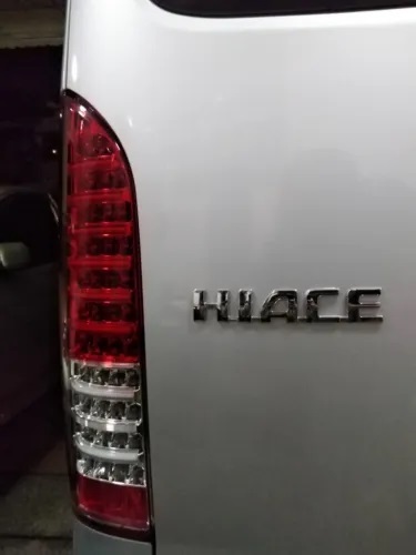 【送料込】HIACE(ハイエース) エンブレム　メッキシルバー 横18cm×縦3.5cm×厚さ5ｍｍ　トヨタ　ハイエース_画像4