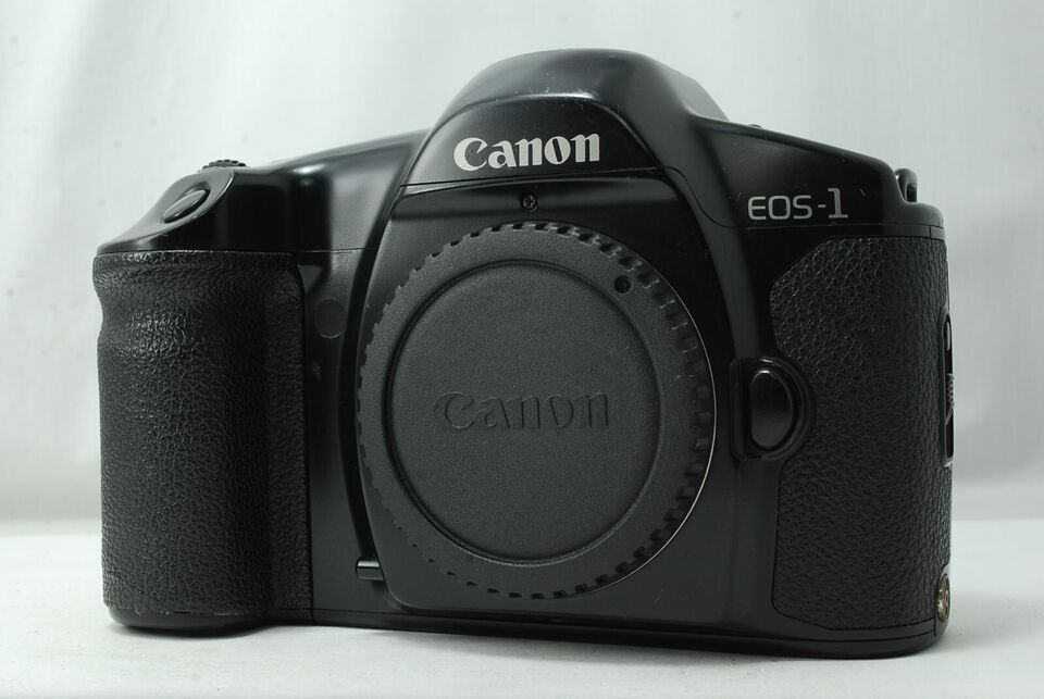 Canon EOS-1 35mm SLR Film Camera Body Only SN144886の画像1