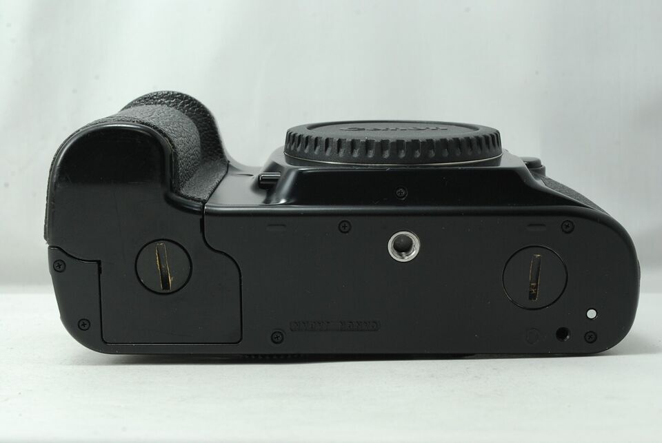 Canon EOS-1 35mm SLR Film Camera Body Only SN144886の画像6