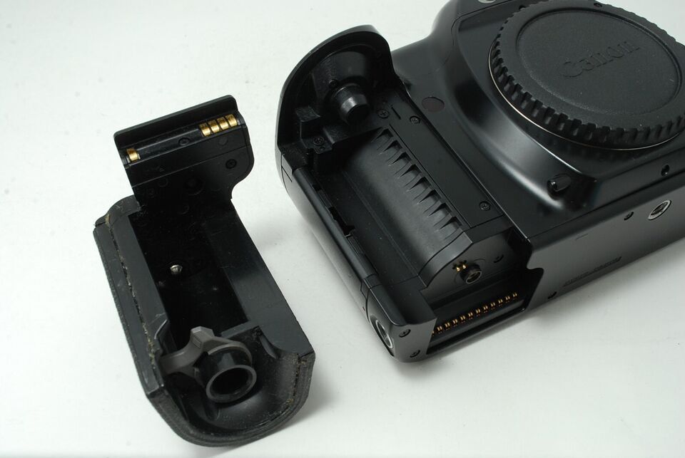 Canon EOS-1 35mm SLR Film Camera Body Only SN144886の画像8