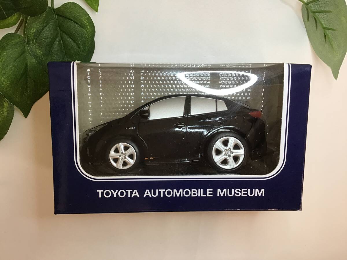 新品 トヨタ博物館 プリウス 2015 黒 ブラック オリジナルプルバックカー パルック ミニカー TOYOTA PRIUS ♪_画像1