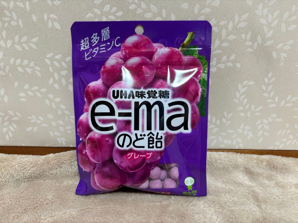 ＵHA 味覚糖　e-maのど飴 グレープ　50g 4個