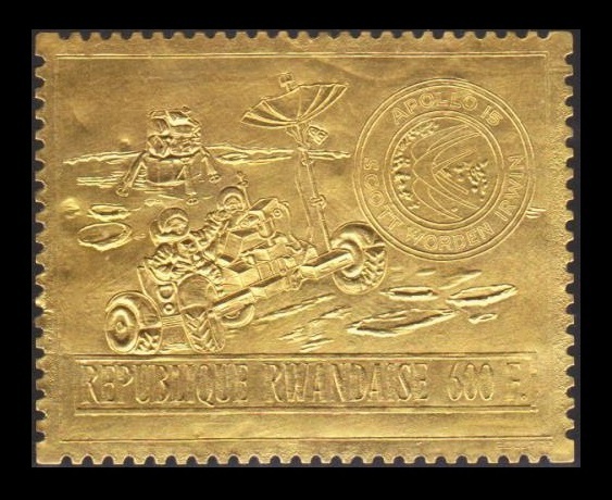 aαω26ｙ1-4R14 ルワンダ1972年　アポロ15号・宇宙・金箔切手・1枚完_画像1