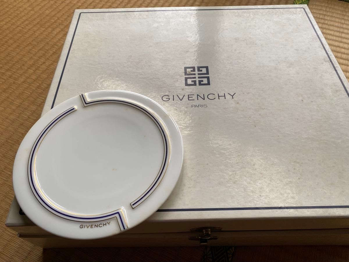 GIVENCHYお皿セット