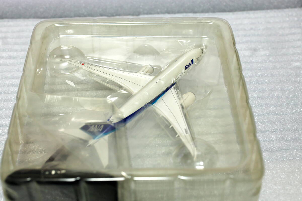 ANA BOEING 787-8 JA801A 1/500 scale 